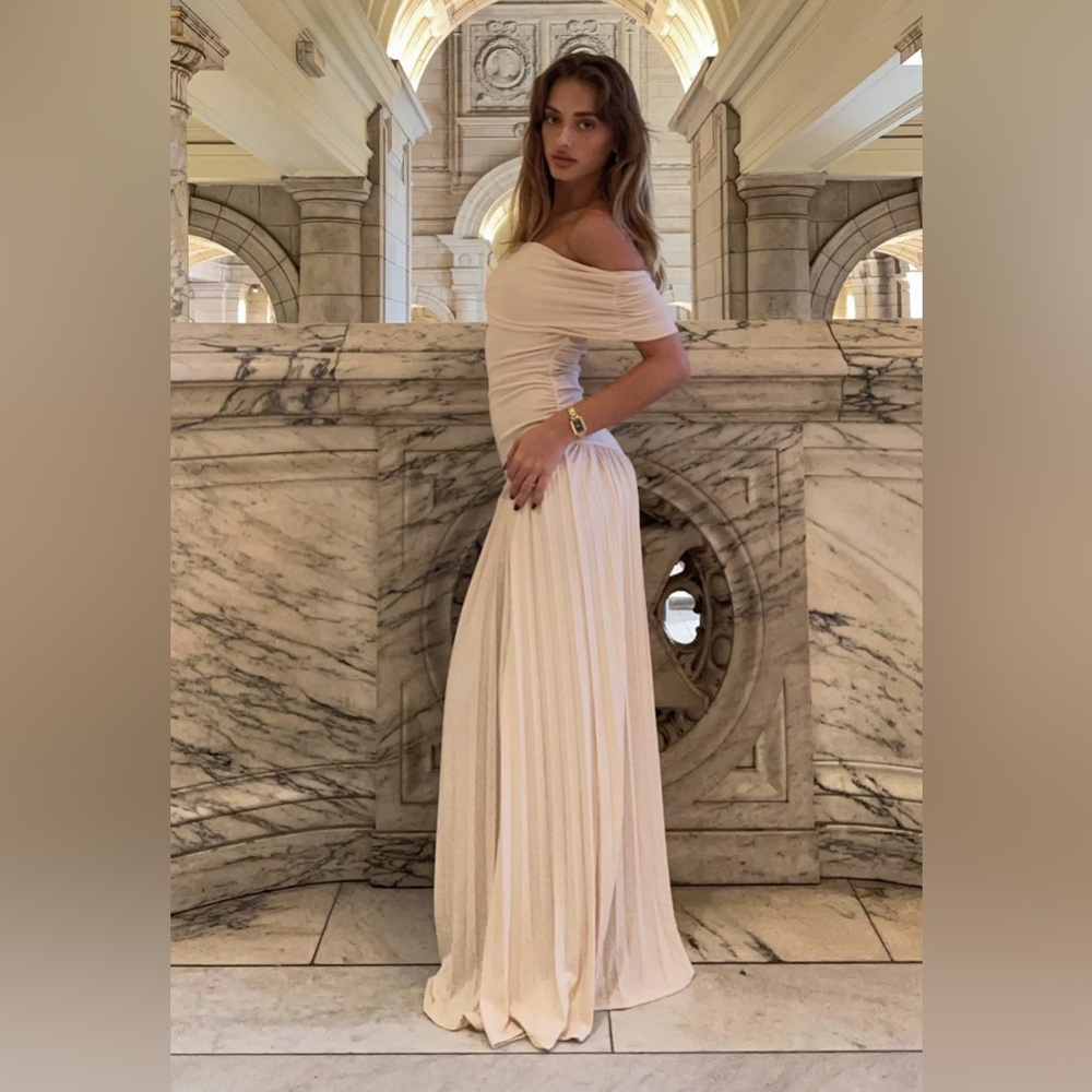 Elegant Cream Off-Shoulder Pleated Maxi Dress